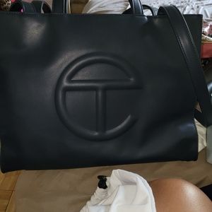 Medium Telfar purse